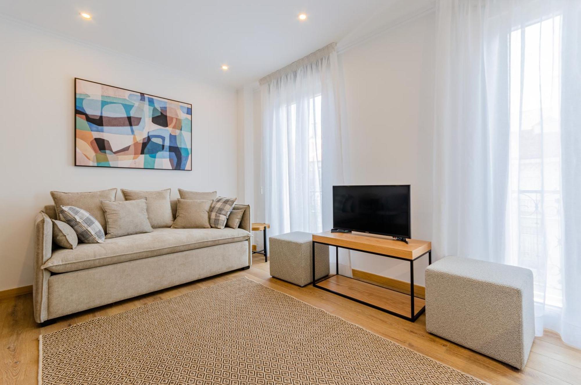 One-Bedroom Apartment